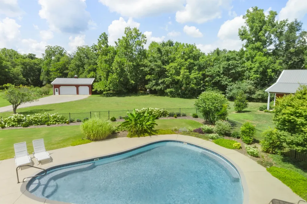 1825 N Lovvorn Road Christiana TN 37037