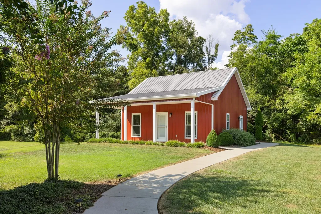 1825 N Lovvorn Road Christiana TN 37037