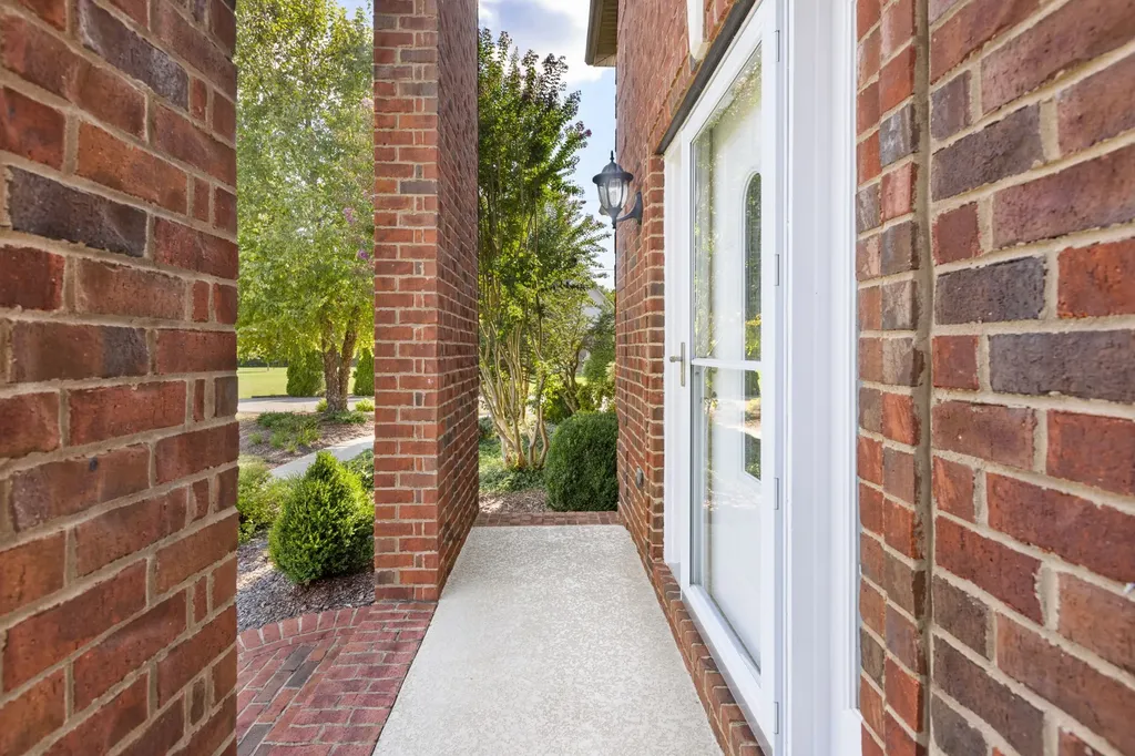 1825 N Lovvorn Road Christiana TN 37037