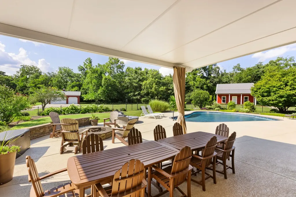 1825 N Lovvorn Road Christiana TN 37037