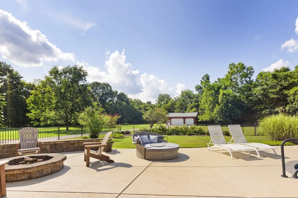1825 N Lovvorn Road Christiana TN 37037