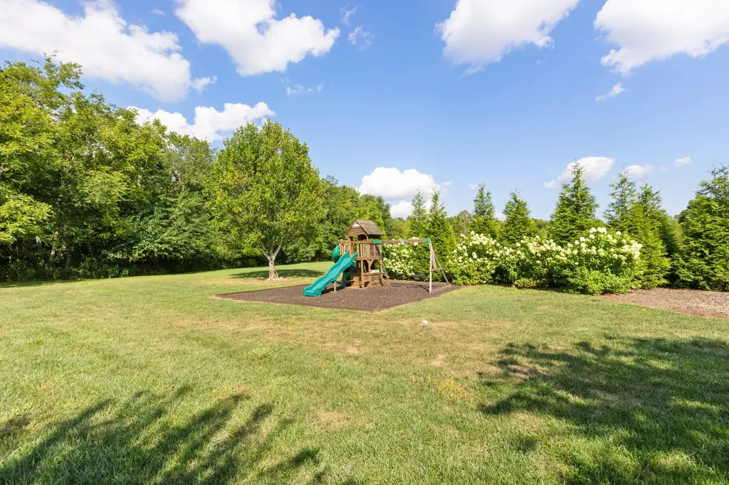 1825 N Lovvorn Road Christiana TN 37037
