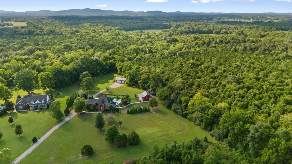 1825 N Lovvorn Road Christiana TN 37037