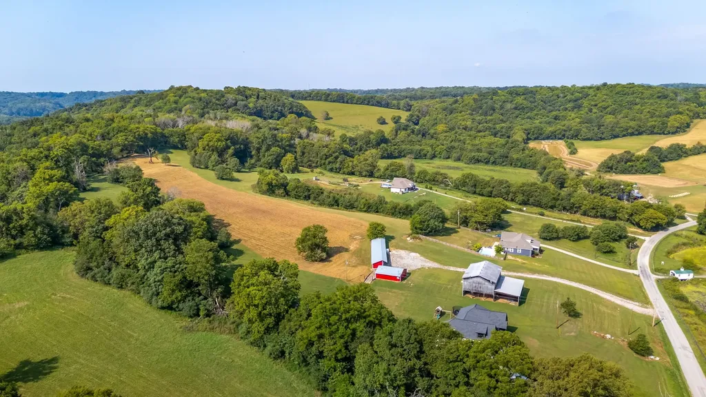 2868 Pullens Mill Road Culleoka TN 38451