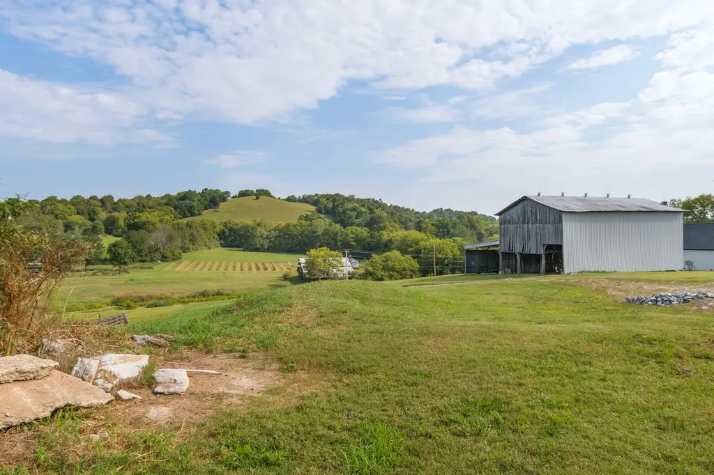 2868 Pullens Mill Road Culleoka TN 38451