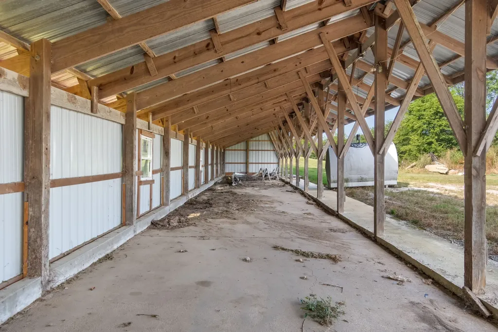2868 Pullens Mill Road Culleoka TN 38451