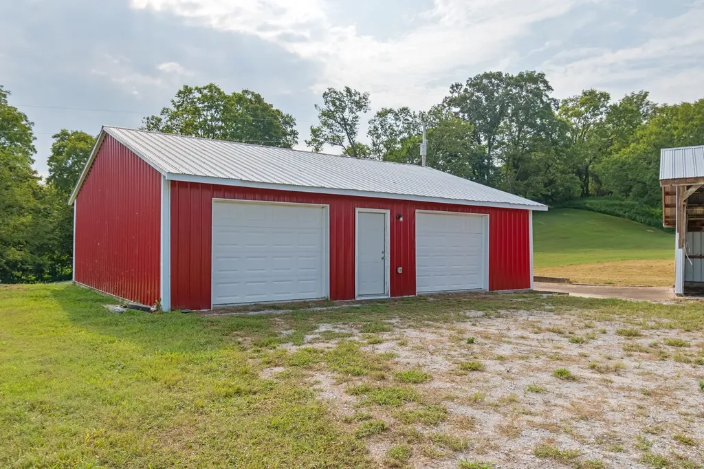 2868 Pullens Mill Road Culleoka TN 38451