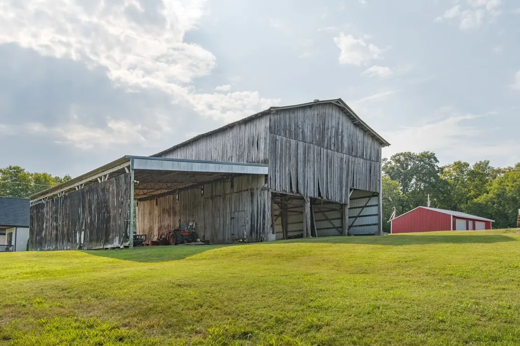 2868 Pullens Mill Road Culleoka TN 38451
