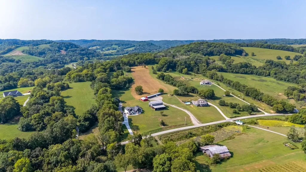2868 Pullens Mill Road Culleoka TN 38451