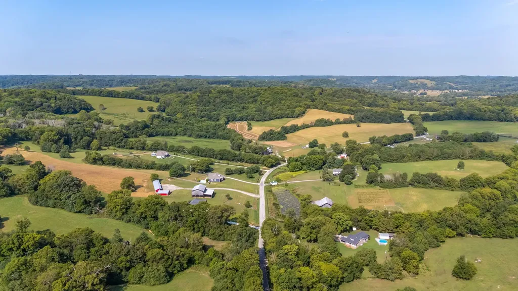 2868 Pullens Mill Road Culleoka TN 38451