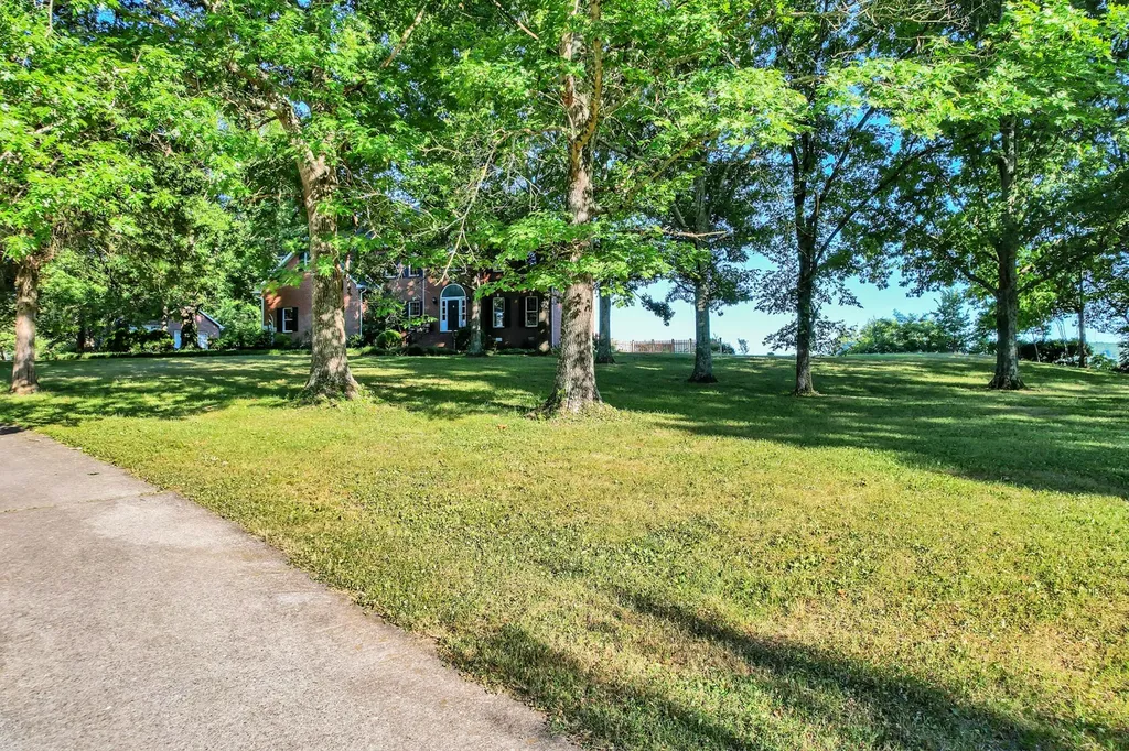 17 Corvette Lane Carthage TN 37030