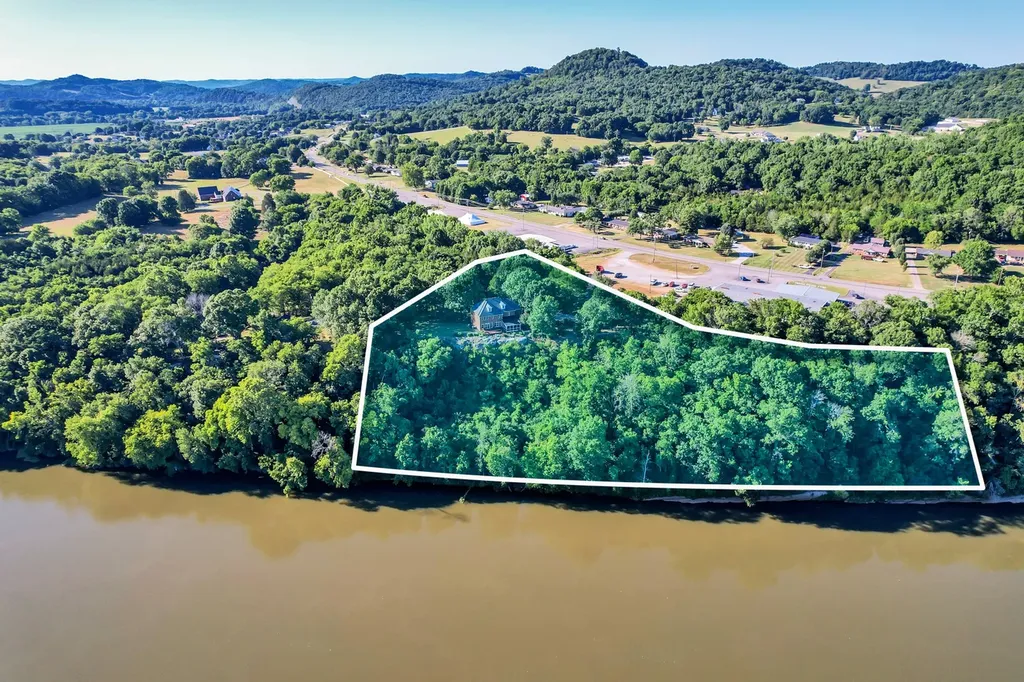 17 Corvette Lane Carthage TN 37030