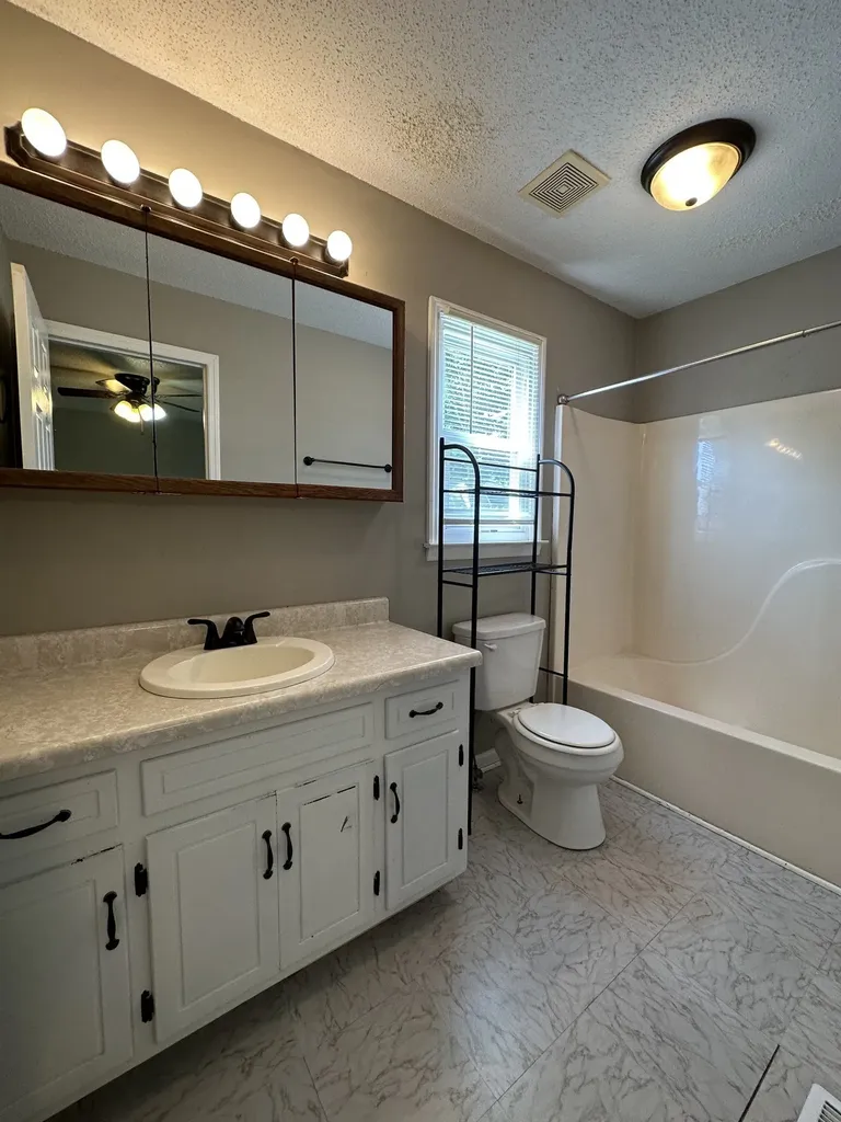 2026 Windmeade Drive Clarksville TN 37042