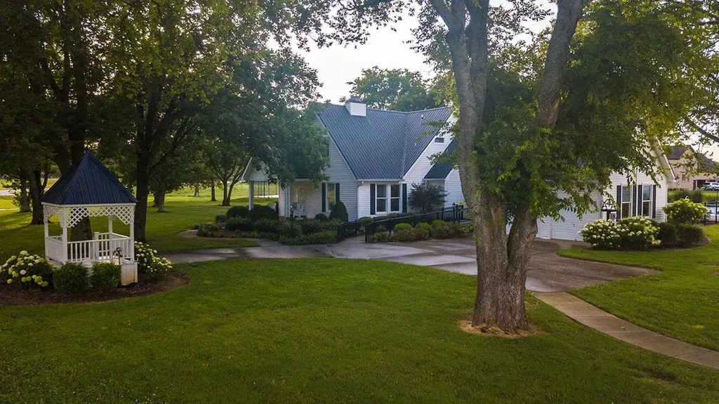5548 Sinclair Street Murfreesboro TN 37127