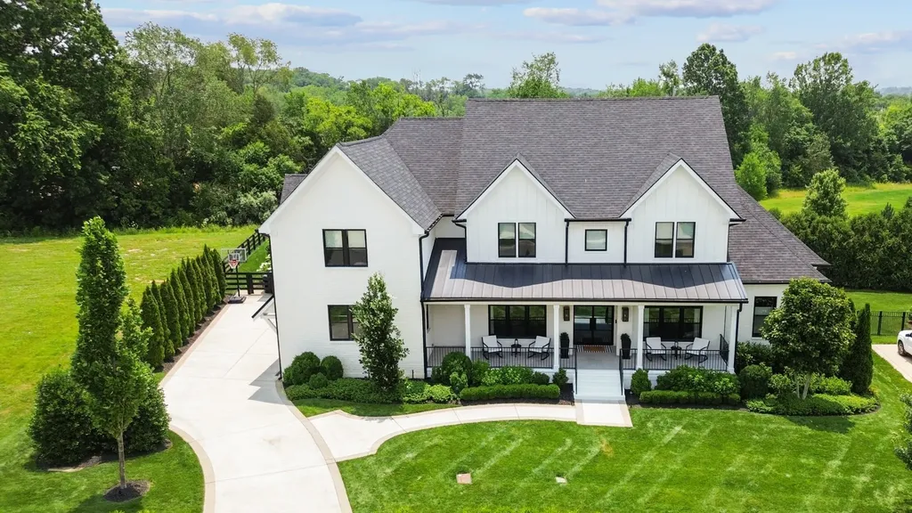 7025 Lanceleaf Drive College Grove TN 37046