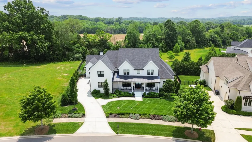 7025 Lanceleaf Drive College Grove TN 37046