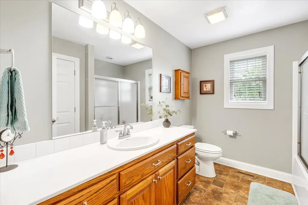 379 Hooper Road Winchester TN 37398
