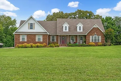 379 Hooper Road Winchester TN 37398