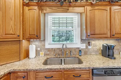 379 Hooper Road Winchester TN 37398