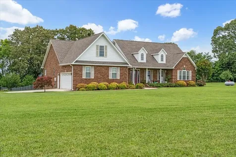 379 Hooper Road Winchester TN 37398