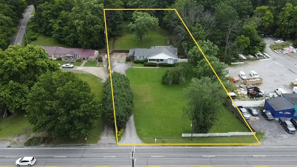 1332 S Dickerson Road Goodlettsville TN 37072