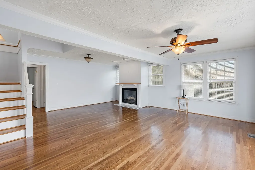 1332 S Dickerson Road Goodlettsville TN 37072