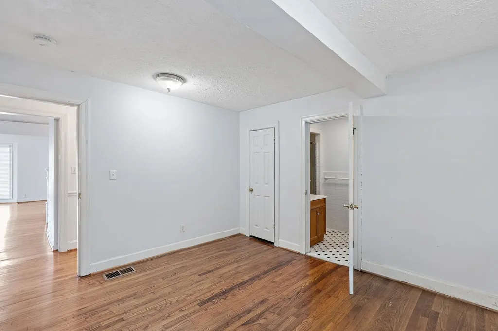 1332 S Dickerson Road Goodlettsville TN 37072