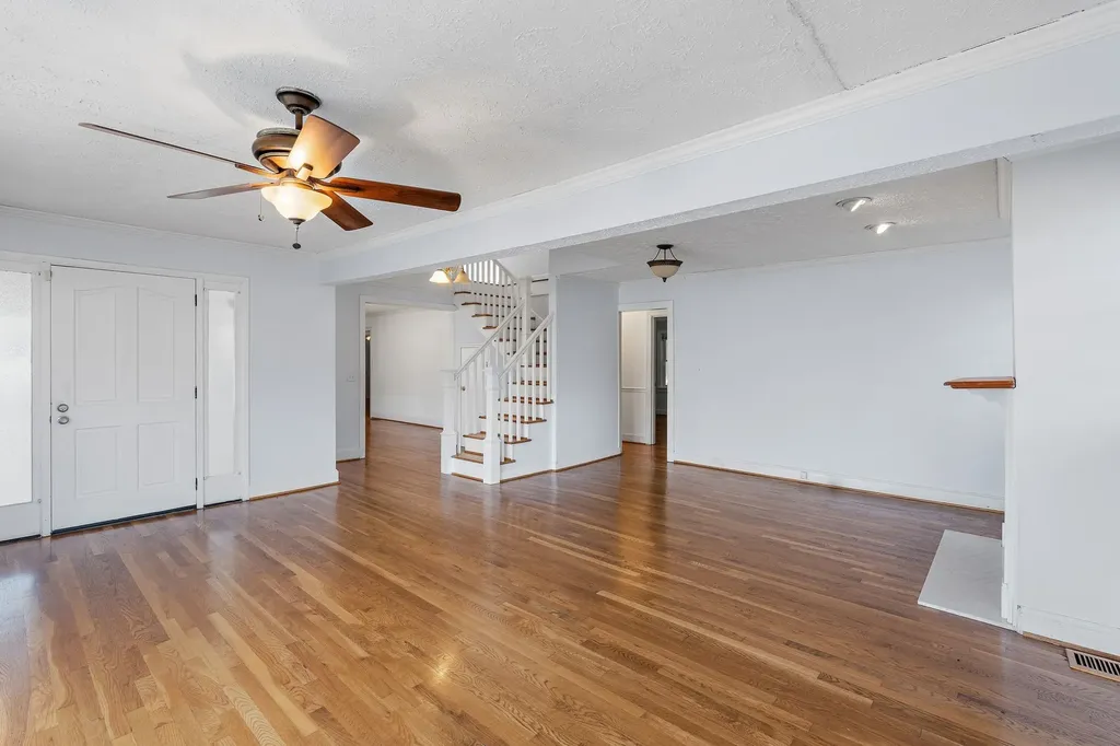 1332 S Dickerson Road Goodlettsville TN 37072