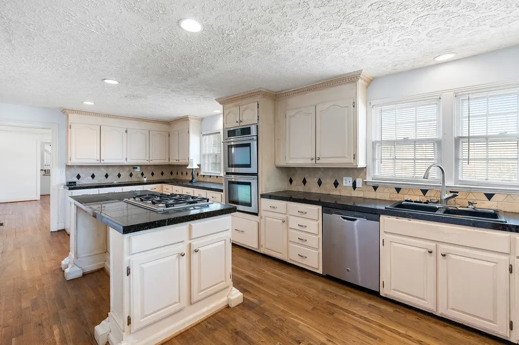 1332 S Dickerson Road Goodlettsville TN 37072