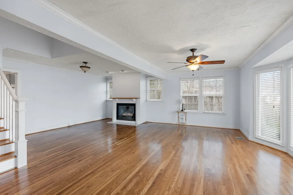 1332 S Dickerson Road Goodlettsville TN 37072