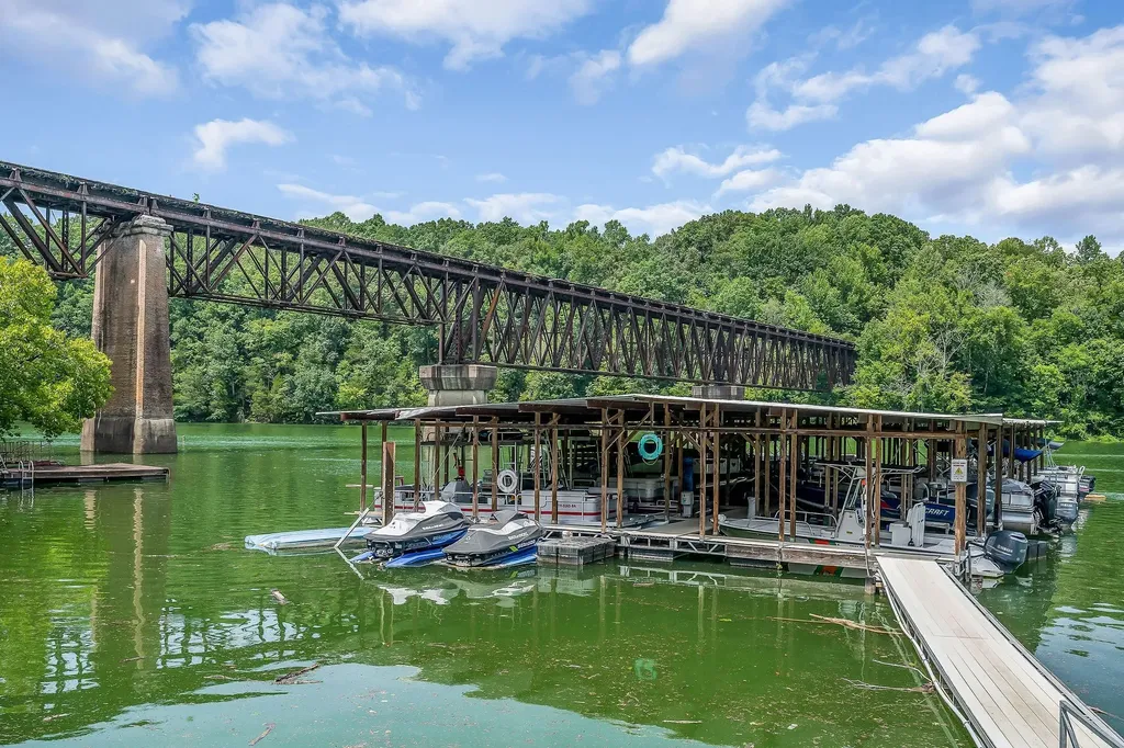 1967 Rock Island Road Rock Island TN 38581