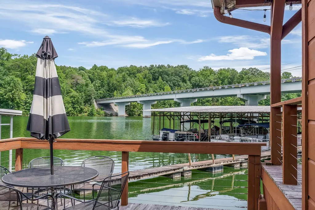 1967 Rock Island Road Rock Island TN 38581