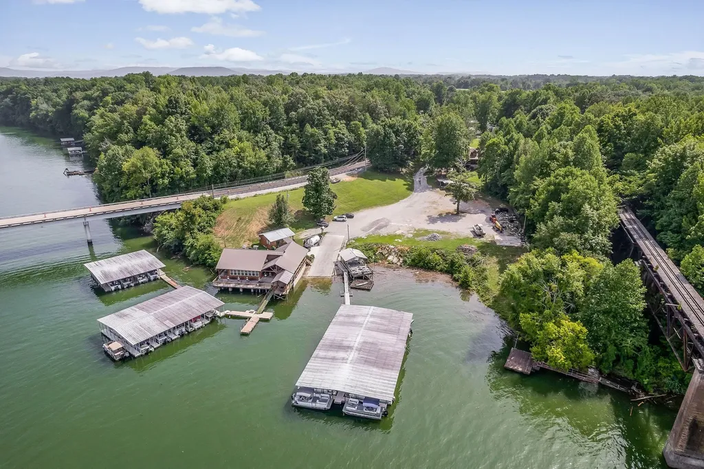 1967 Rock Island Road Rock Island TN 38581