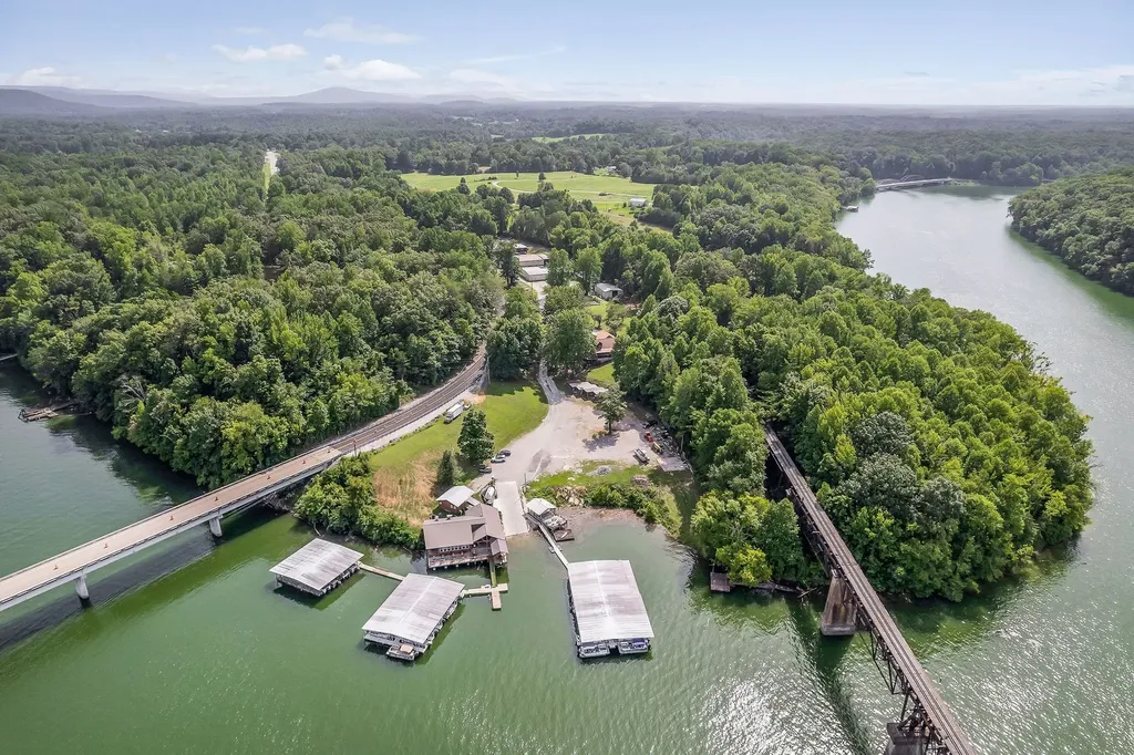 1967 Rock Island Road Rock Island TN 38581