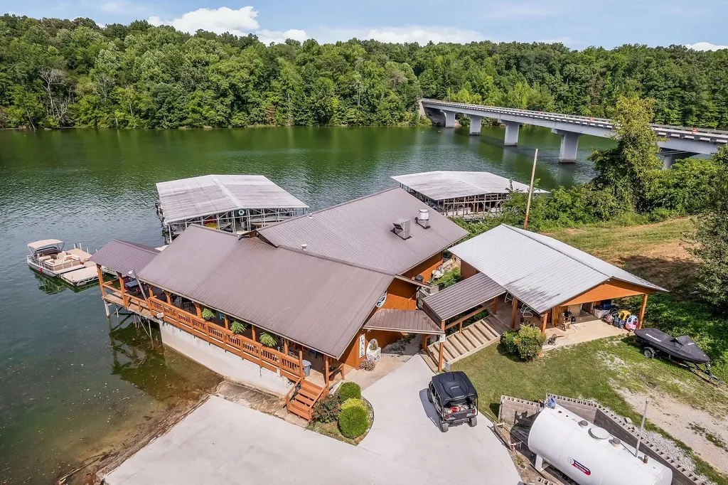 1967 Rock Island Road Rock Island TN 38581