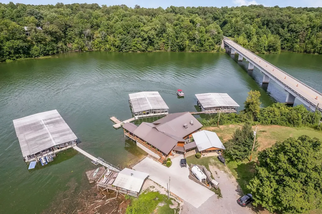 1967 Rock Island Road Rock Island TN 38581