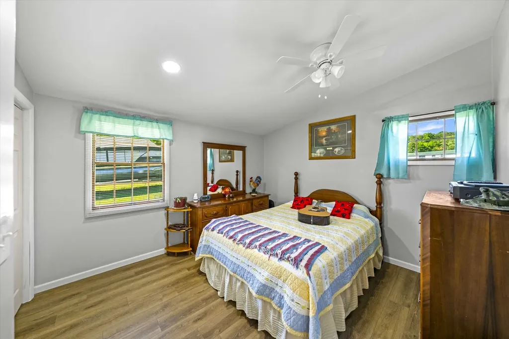 1648 Canal Lane Dandridge TN 37725