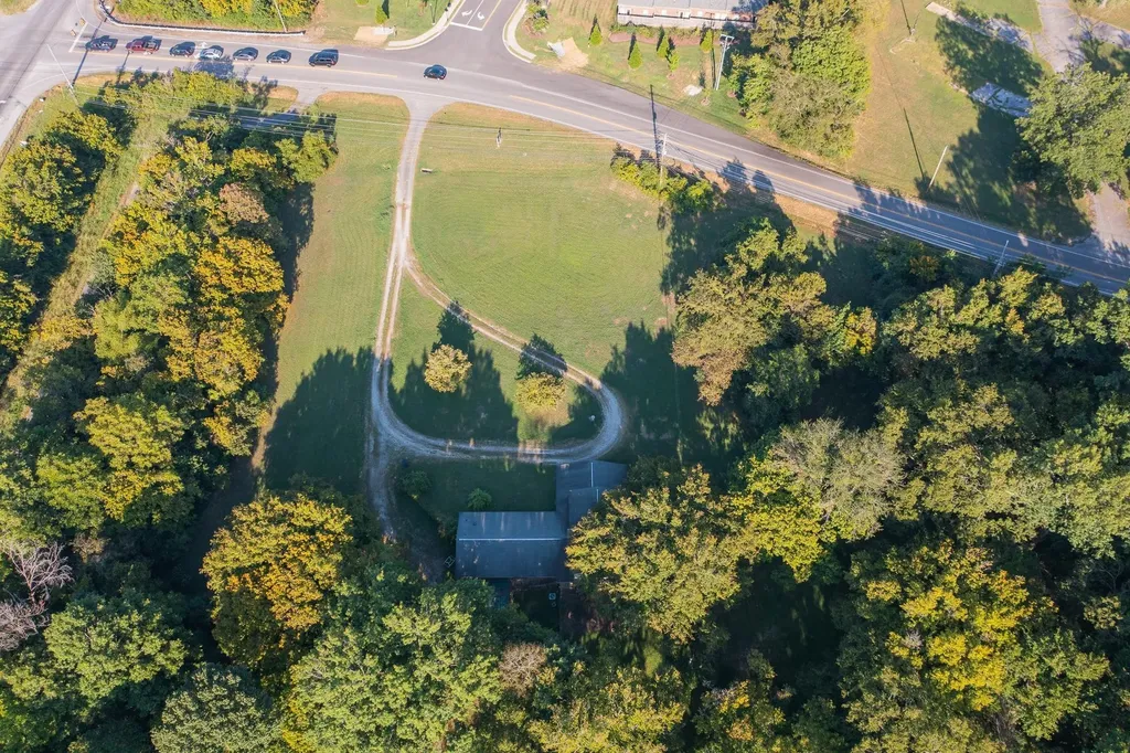 231 Theta Pike Columbia TN 38401