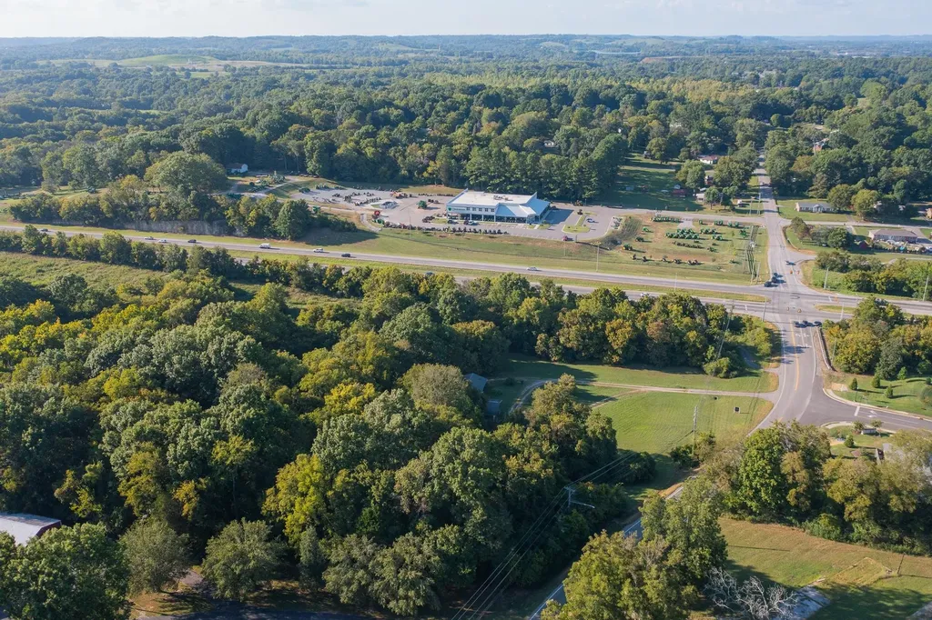 231 Theta Pike Columbia TN 38401