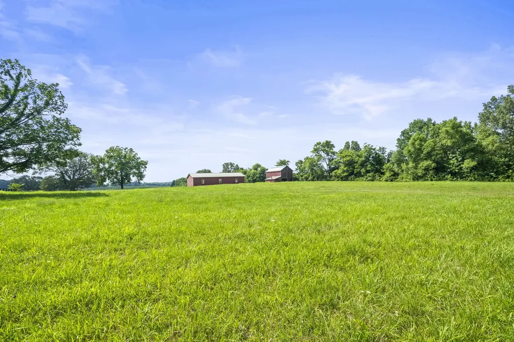 4635 Hwy 431, N Springfield TN 37172