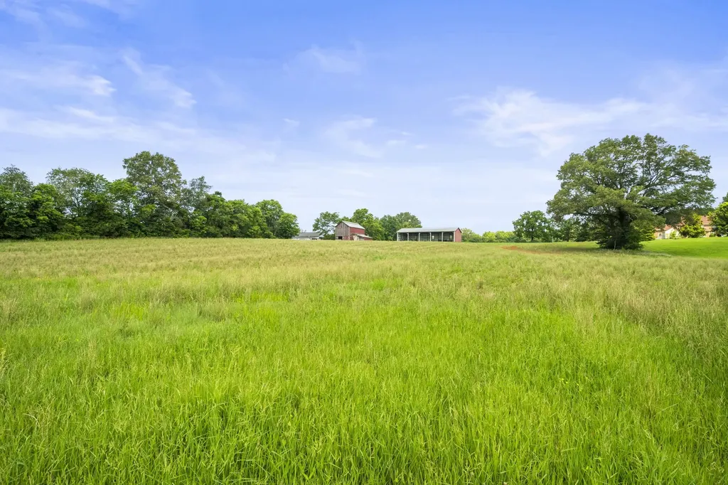 4635 Hwy 431, N Springfield TN 37172