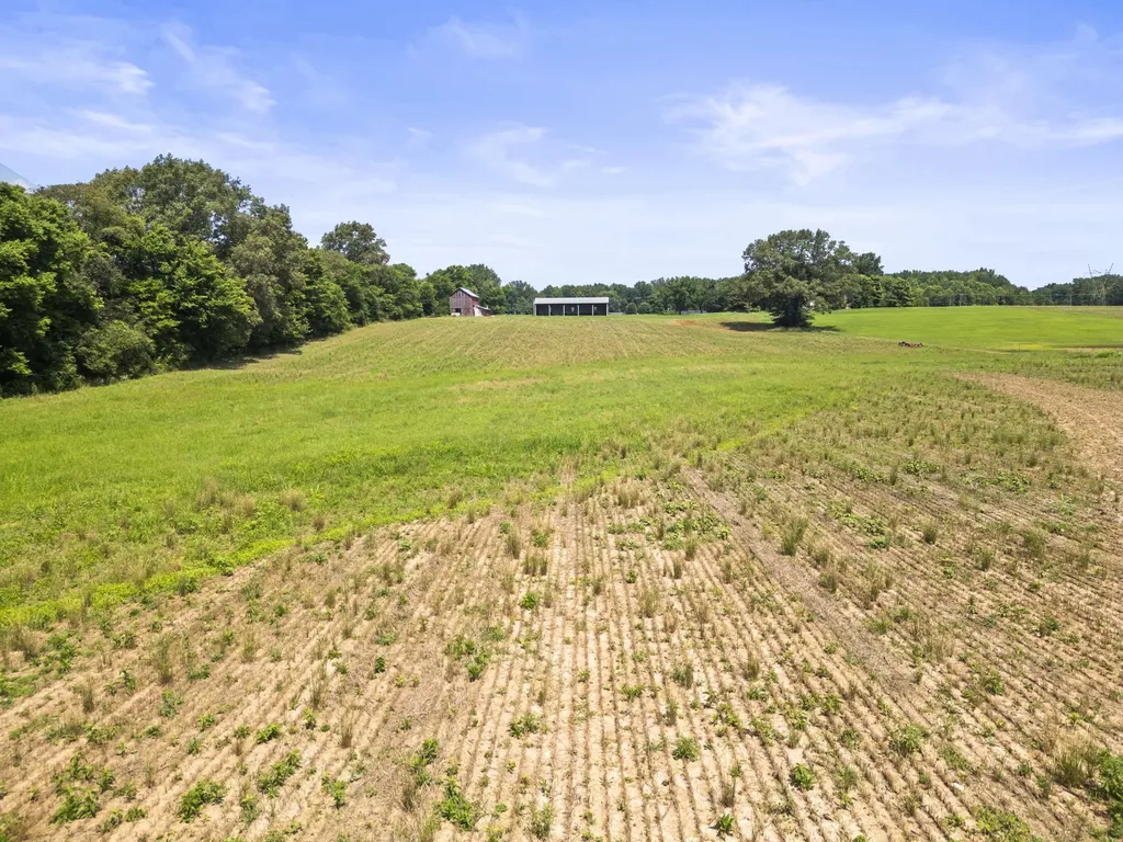 4635 Hwy 431, N Springfield TN 37172