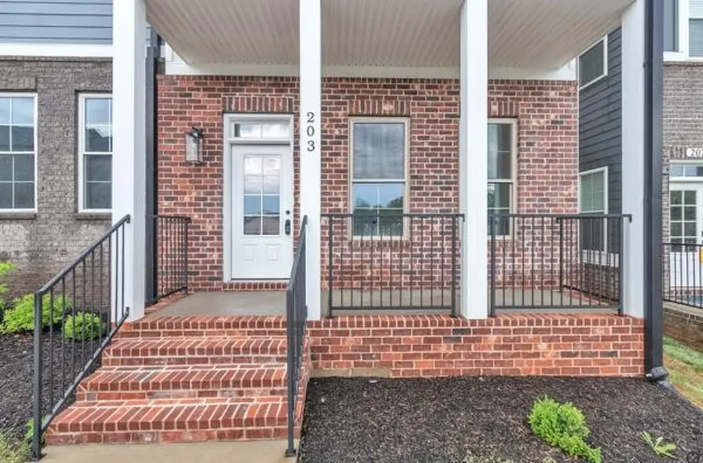203 Charleston Avenue Pleasant View TN 37146