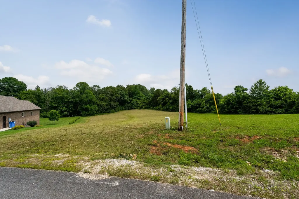 738 Blue Water Drive Cookeville TN 38506