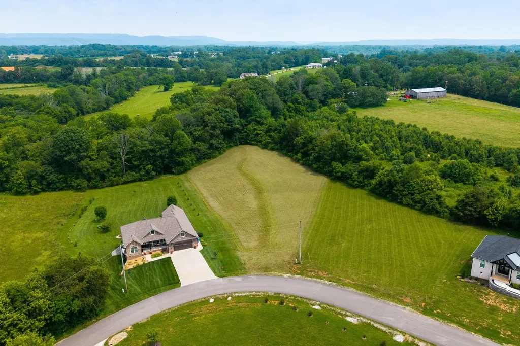 738 Blue Water Drive Cookeville TN 38506