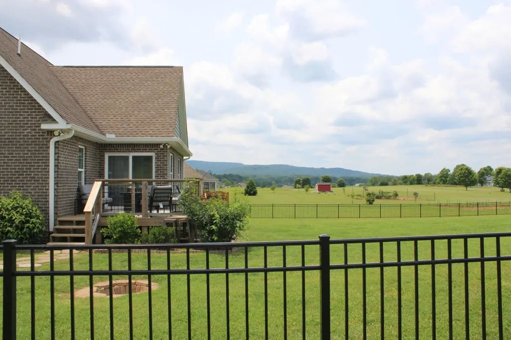 400 Collins Run Mcminnville TN 37110