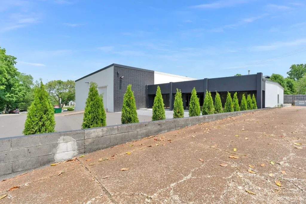 642 W Iris Drive Nashville TN 37204