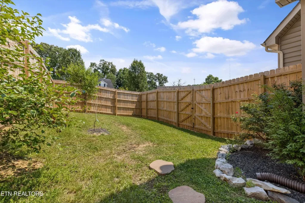 241 Hillside Lane Lenoir City TN 37771