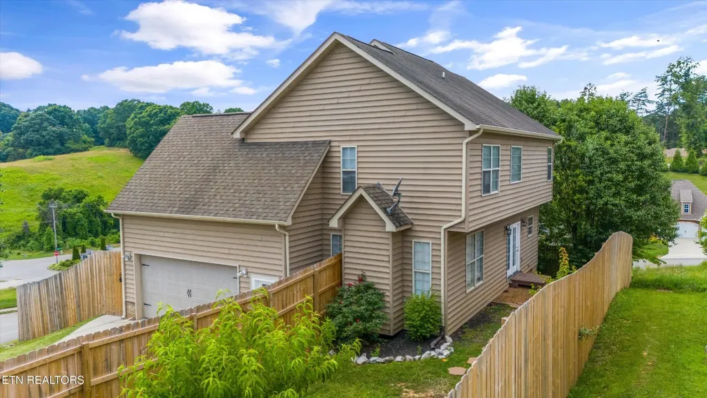 241 Hillside Lane Lenoir City TN 37771