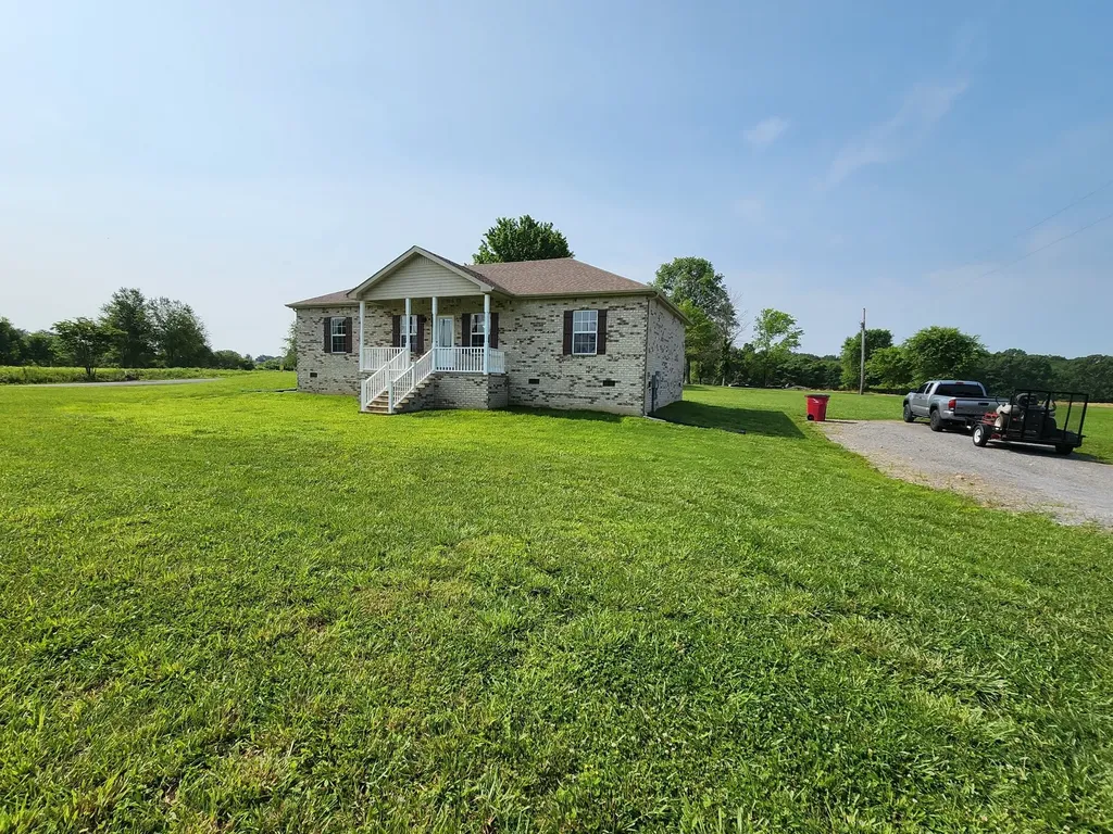 4574 Long Creek Road Lafayette TN 37083